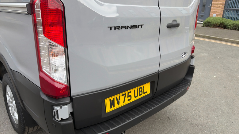 Ford Transit 350 L2 Diesel Fwd 2.0 EcoBlue 130ps H2 Limited Van Auto [8S] [Nav]